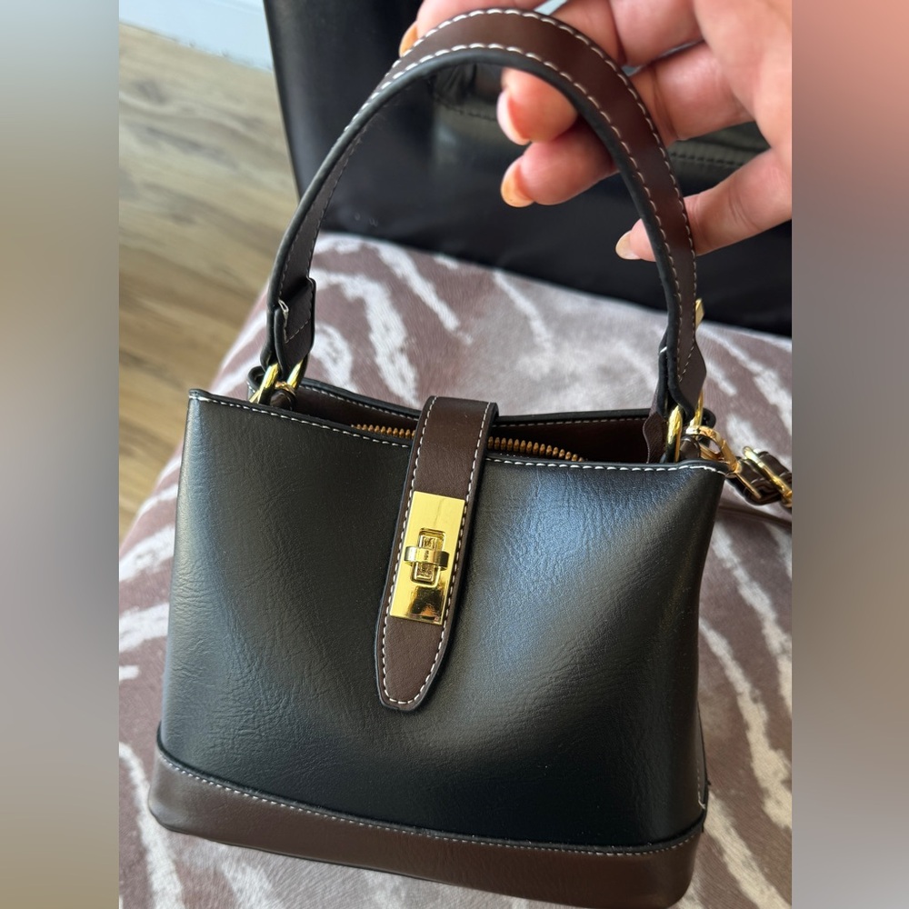 NWOT Elegant Brown Handbag